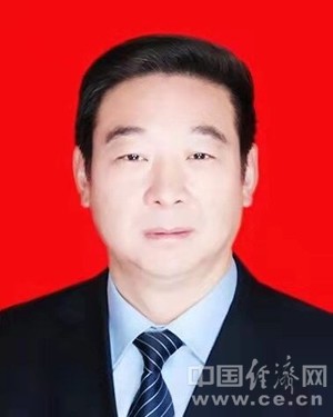 李映当选巴中市人大常委会主任(图|简历)