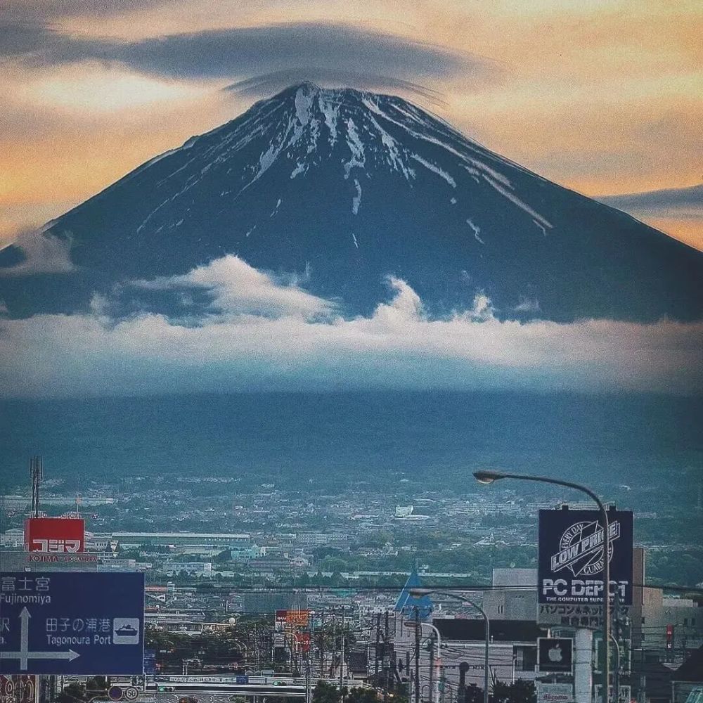朋友圈背景|在富士山脚下