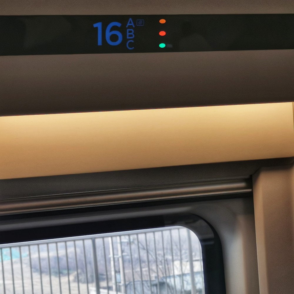 高铁出行如何做个明白人,这5个字母3种颜色指示灯,你了解吗?