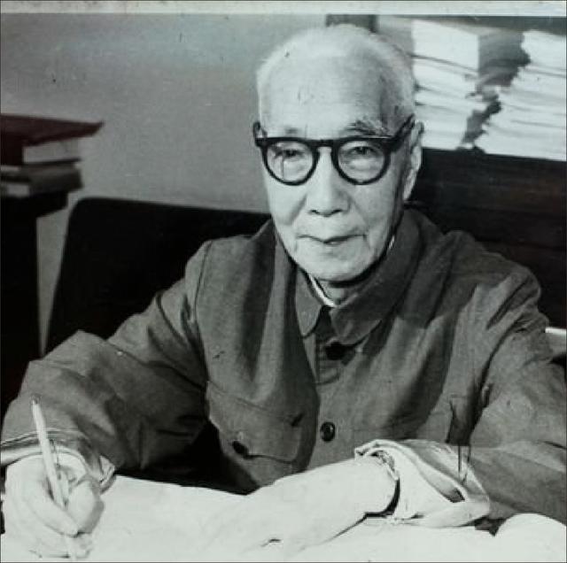 顾翼东,中国科学院和中国工程院的院士,中国科学院学部委员(1980年.