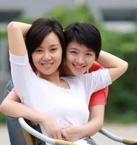 闫妮:离婚16年,却和前夫成了一辈子的亲人?她到底经历了什么