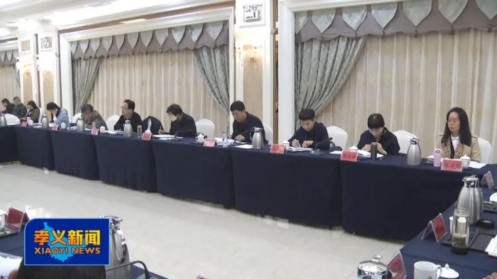 市人大常委会主任李殿生参加,副主任薛厚华主持调研座谈会,副市长武冬