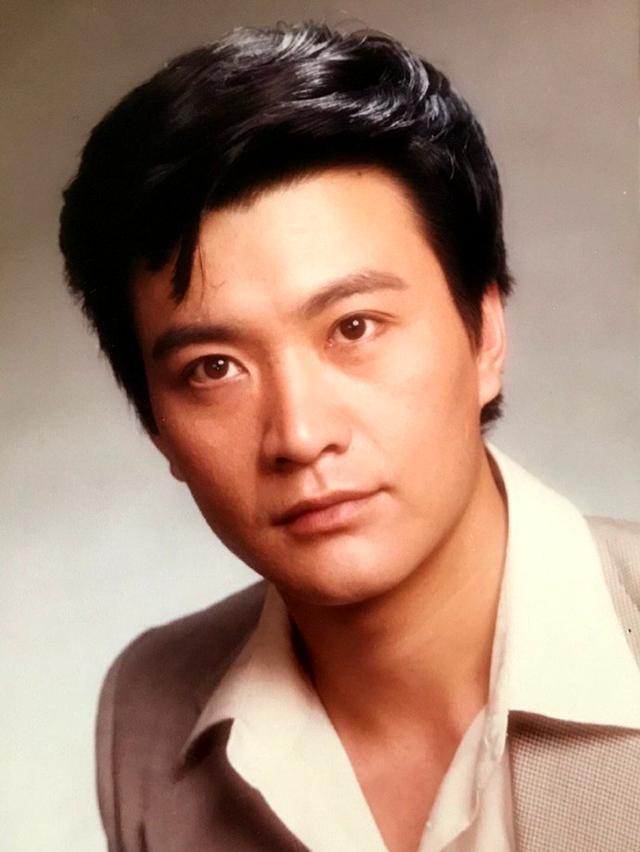 1994年,"硬汉男神"周里京,妻子家中被害,他为何有最大