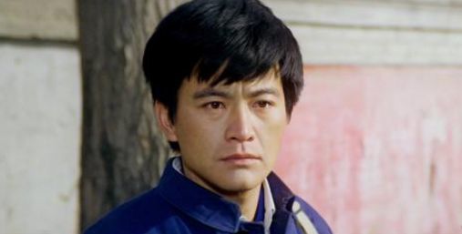1994年"硬汉男神"周里京,妻子家中被害,他为何有最大嫌疑?