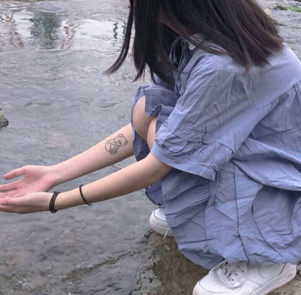 "小姐姐喜欢的不露脸温柔女生头像"