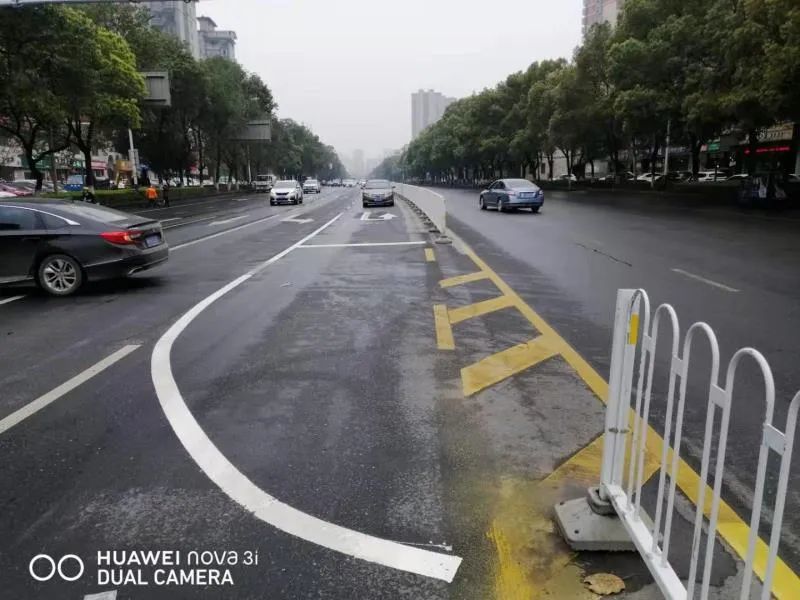 龙洲路关公路口南支改灯控掉头为提前掉头,加第二左转车道待转区线