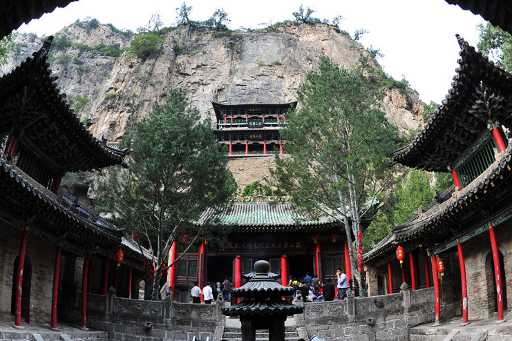 阳泉一4a级风景区,距盂县仅18公里,有"晋东第一名山"之称