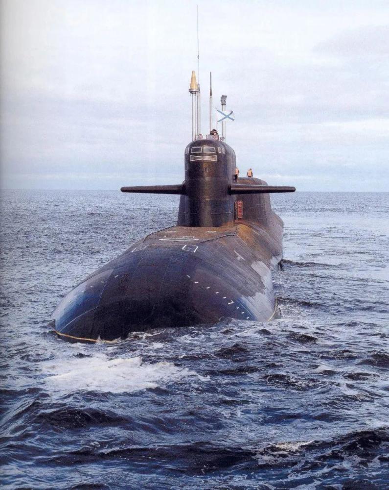 末日彩排?俄三艘核潜艇同时破冰上浮,对美意味着核弹洗地