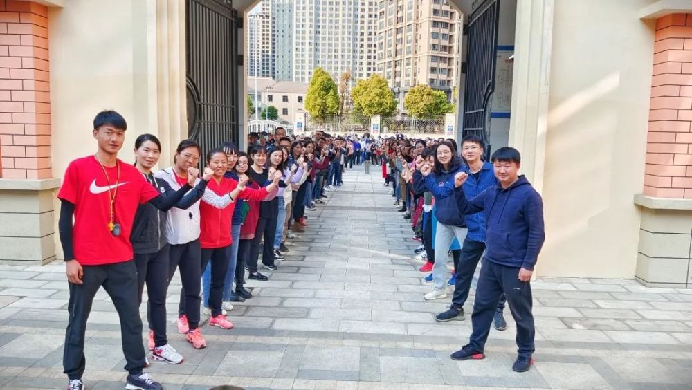 长城红鑫"花"满园,五育朵朵压枝低—昆明长城中学体育之秀_腾讯新闻