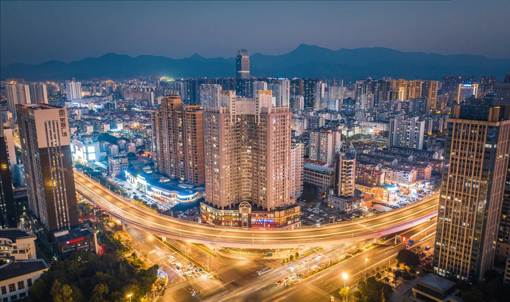 城镇人口宜昌_宜昌东站图片