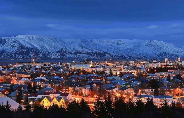 为什么冰岛的人口,大多数都生活在岛屿的西南部地区?