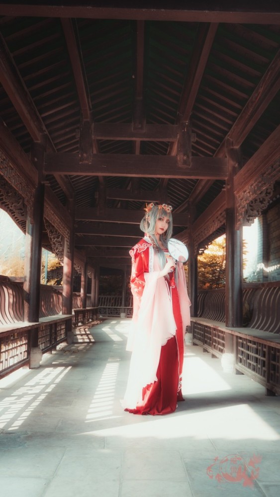 cos欣赏:洛天依