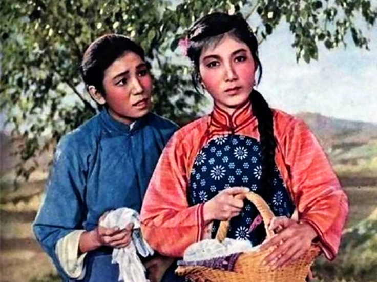 赵丽蓉(左)与新凤霞(右)