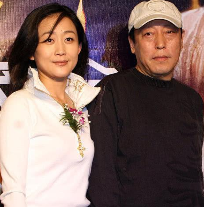 62岁倪萍和61岁倪大红真实关系曝光,网友:你们这藏得也太深了!