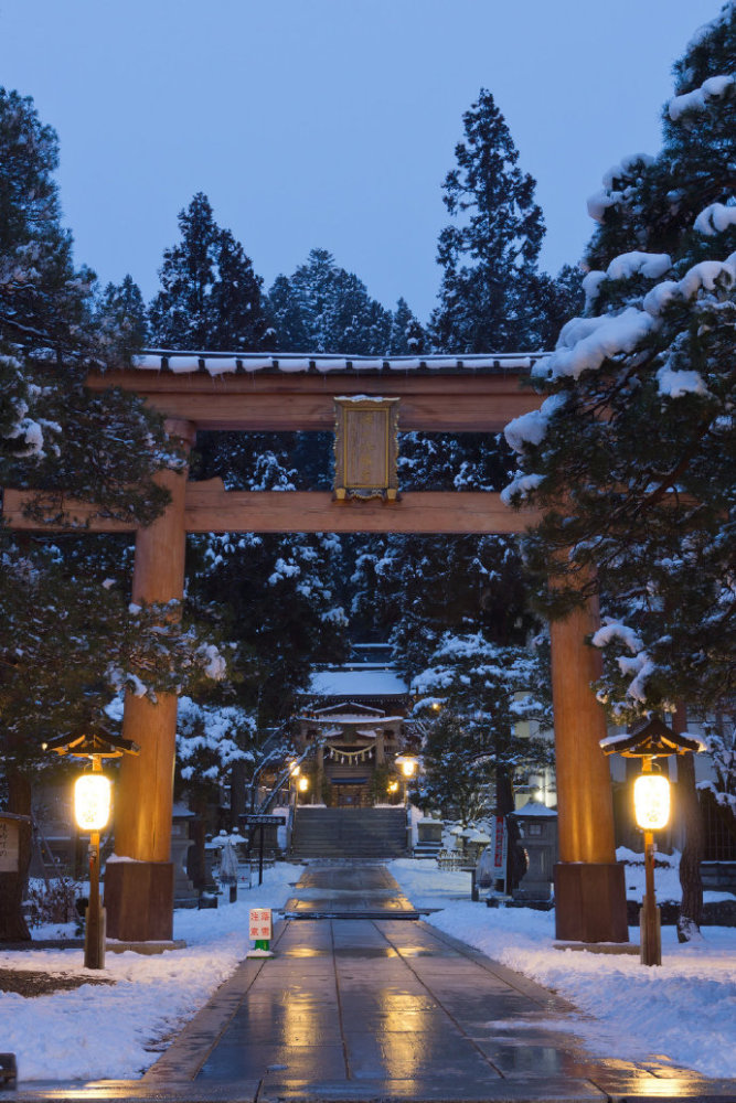 场景参考:日本神社雪景,不同角度不同空间