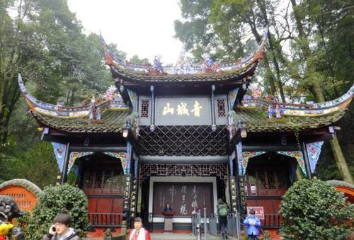 成都"最邪门"的5a景区,明明有道教佛教寺庙,还被人喊"