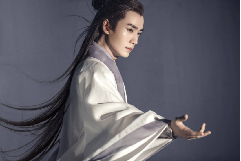 肖战抄袭朱一龙?戏服与游戏代言服装,风格相撞,引路人