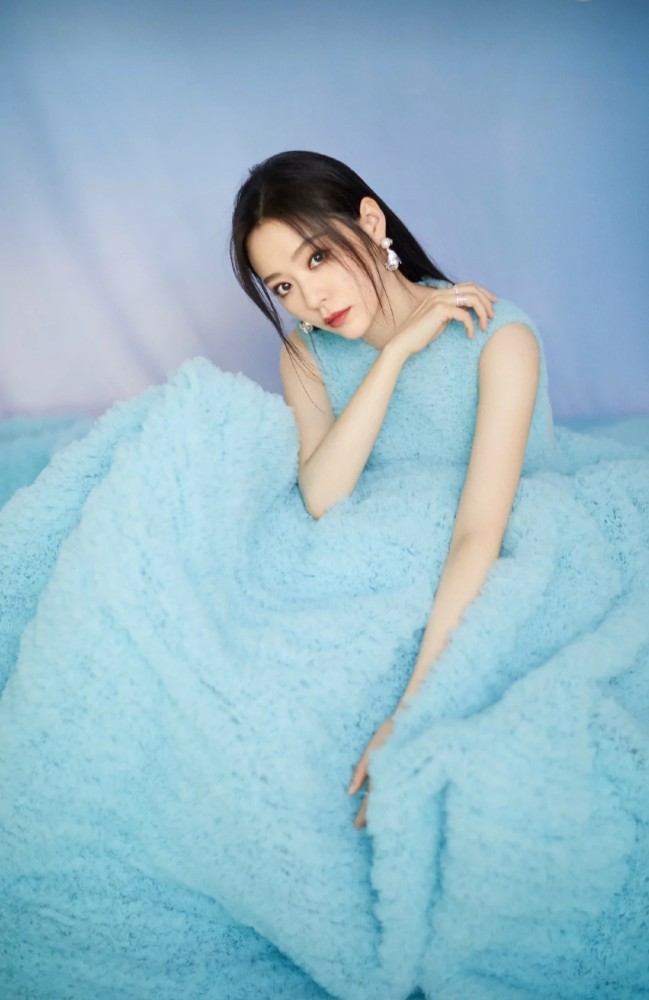 高清壁纸张靓颖