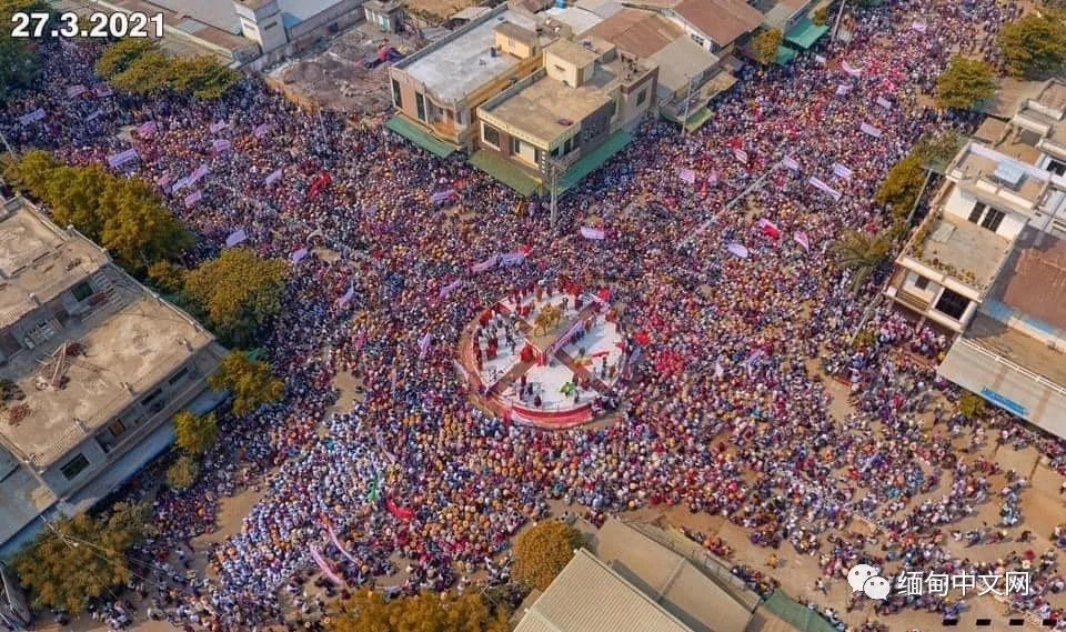 昨天缅甸全国多地爆发示威超百人丧生