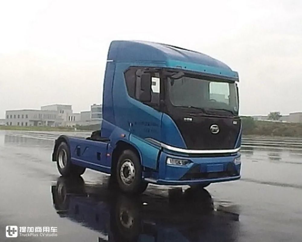 比亚迪纯电动牵引车q1为4x2牵引车,主要应用于港口,在深圳,厦门和宁波