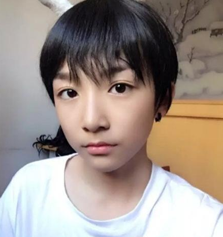 男孩变成女孩网红艾比变性成功发文喊话网友希望对我多些包容