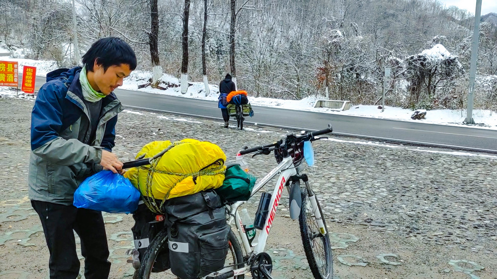 湖北逐风之旅d4(中:巧遇支教老师骑行西藏,神农架迷路60公里