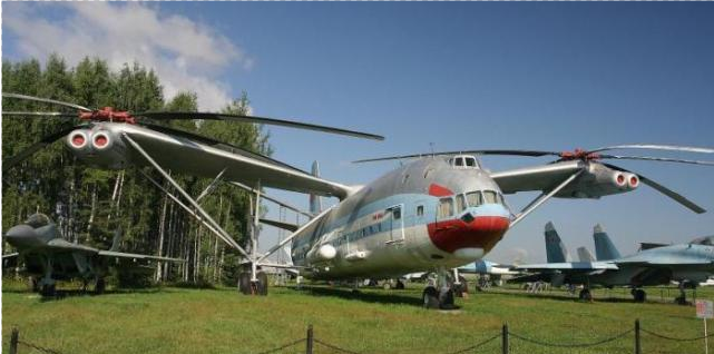 苏联米-12"信鸽"直升机,是至今为止史上最大而且最重的重型直升机