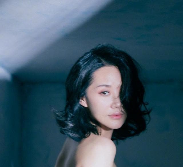50岁女人减龄发型,中年女生短发图片大全 50岁左右的女人,这几种明星发型,显气质还减龄