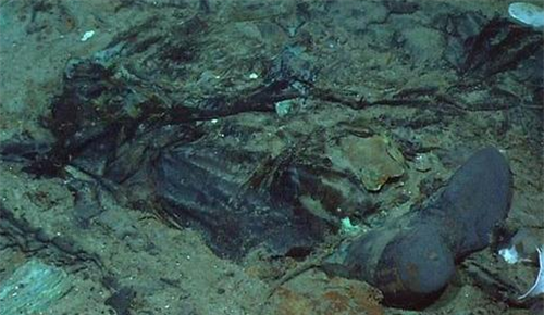 泰坦尼克号海底罕见彩照:人类的残骸清晰可见,10年后将彻底消失