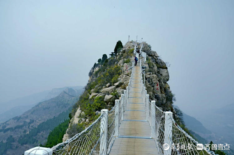 情报站|蜿蜒的"云梯"别有一景!济南长清灵岩大佛山你去过吗?