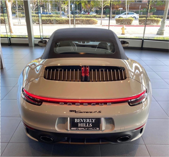 保时捷911cabriolet,黑白配色yyds