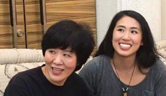 第一次就是和前夫白帆,第二次就是和现任丈夫王育成.