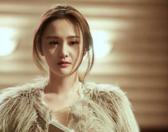 郑爽在美庭审录音曝光,精神鉴定只是冰山一角,两度自杀更加迷惑