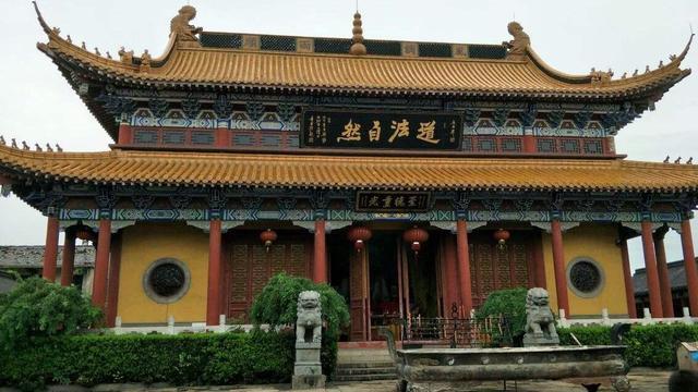 2,九里季子庙风景区万善公园在丹阳市丹金路,这里其实不大,其主要景点