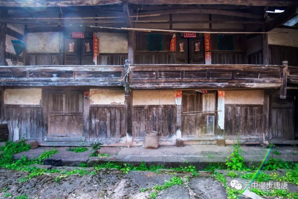 金城山下金城村(即将消失的川东北民居)