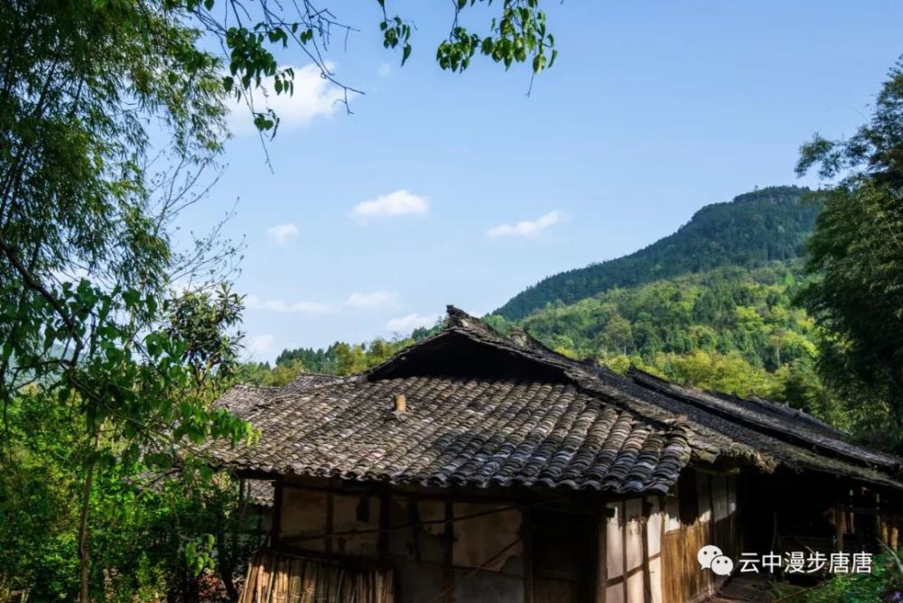 金城山下金城村(即将消失的川东北民居)