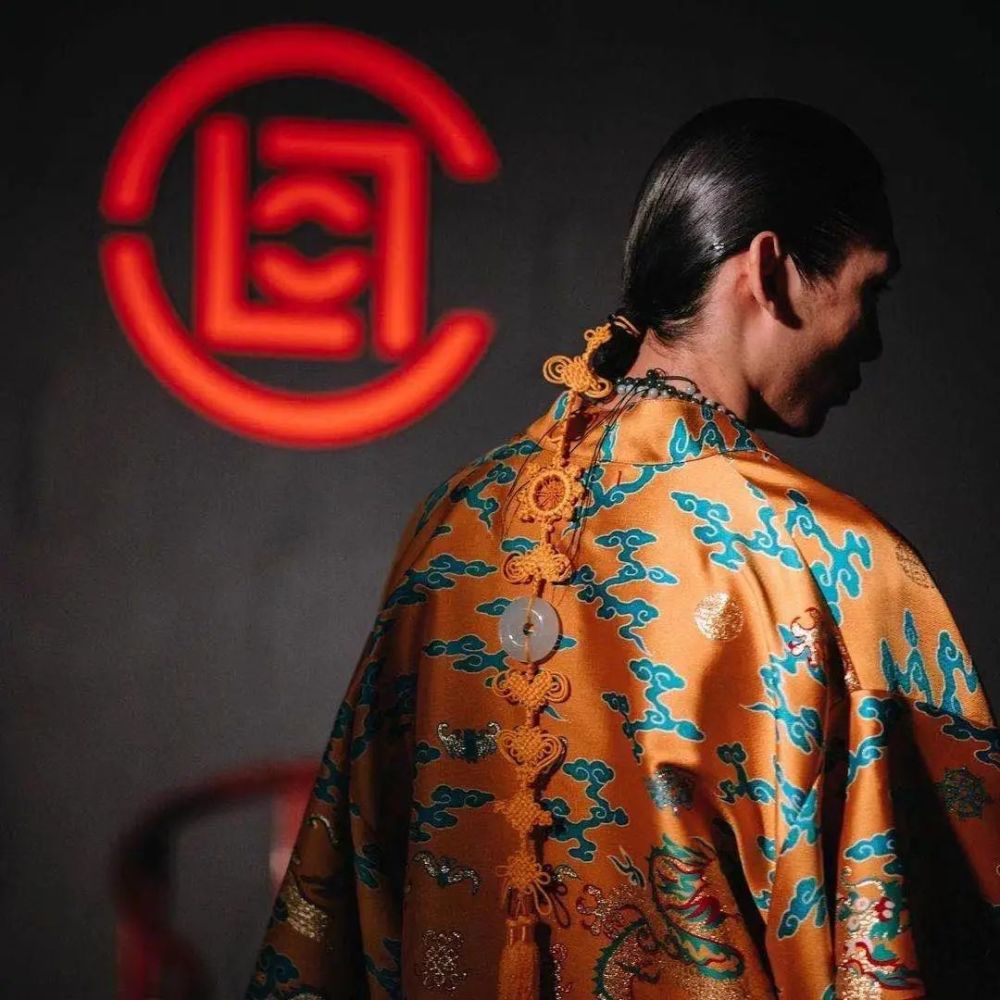 clotxsacai已官宣又见丝绸影子