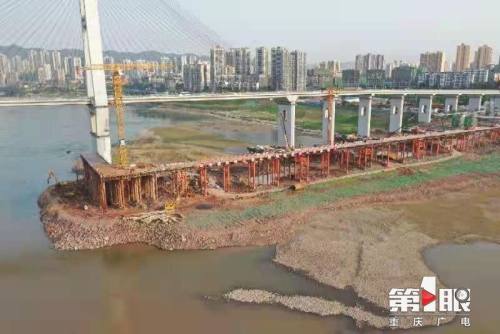 桥都又添新品种 李家沱长江复线桥即将进入水上结构施工
