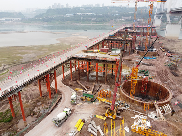 重庆轨道18号线李家沱长江复线桥将进入水上结构施工