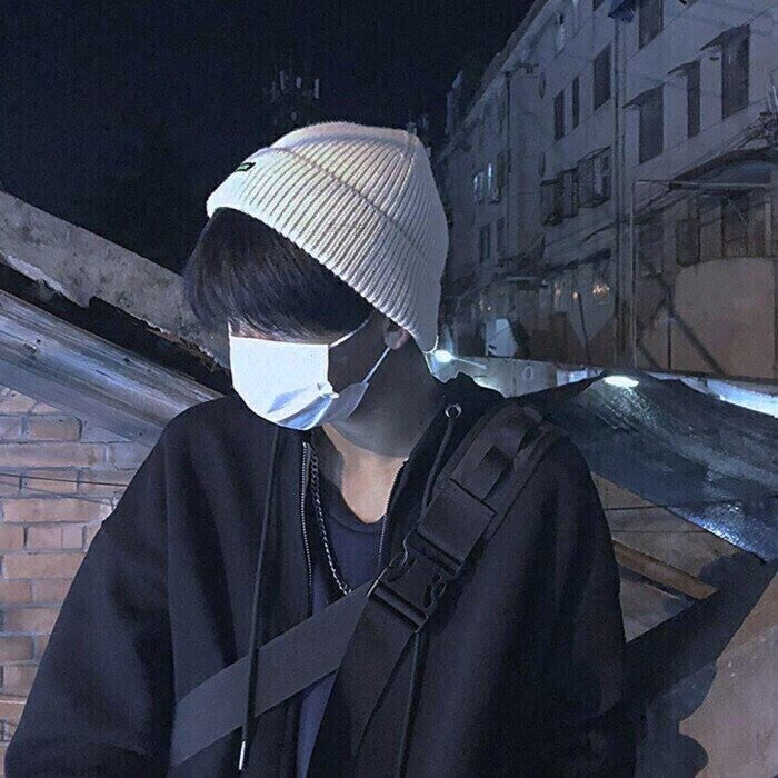 温柔男生头像:要及时清醒也要事事如意