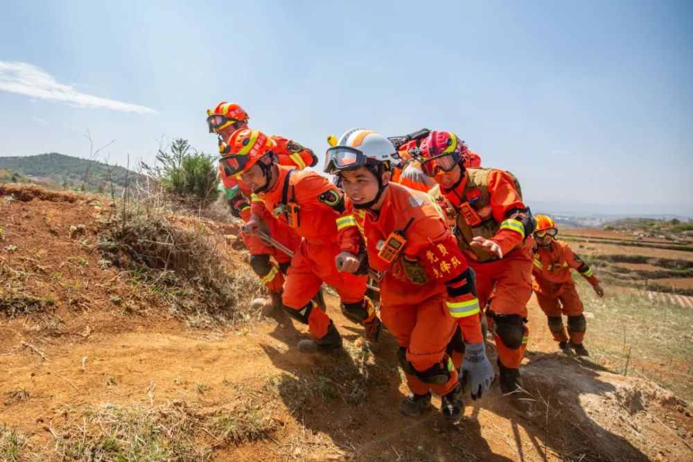 【使命召唤会战乌蒙】(六)毕节消防重型地震救援队率先抵达"震中"