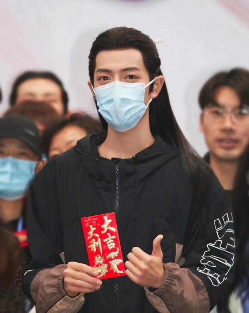 《玉骨遥》开机图曝光!肖战穿李宁潮牌出镜,新剧造型不输魏无羡