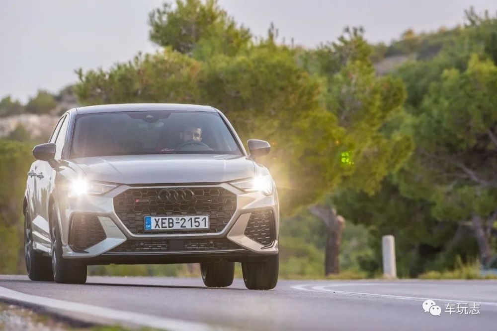 奥迪q3轿跑新款2021,奥迪q3轿跑内饰 2021款奥迪rs q3 sportback:新一代轿跑suv