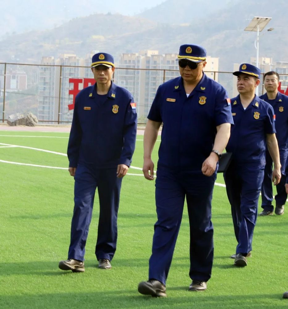 应急管理部森林消防局徐平局长一行深入攀枝花市森林消防支队检查调研