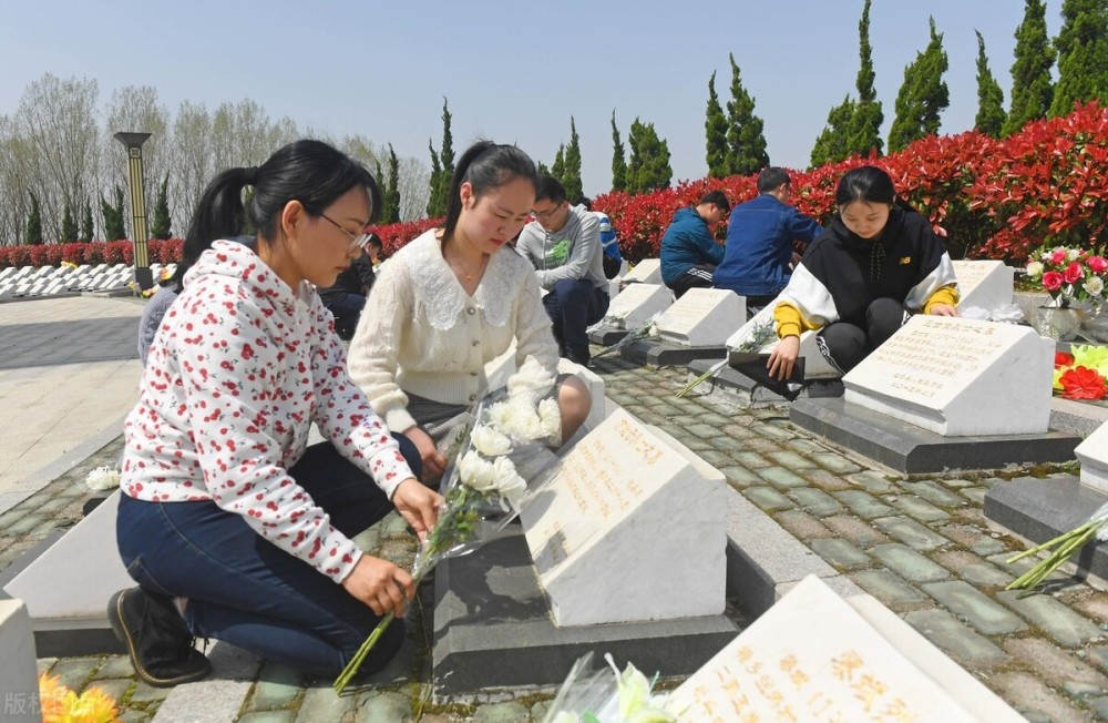 清明节,祭祖扫墓是人们转运的最快捷径