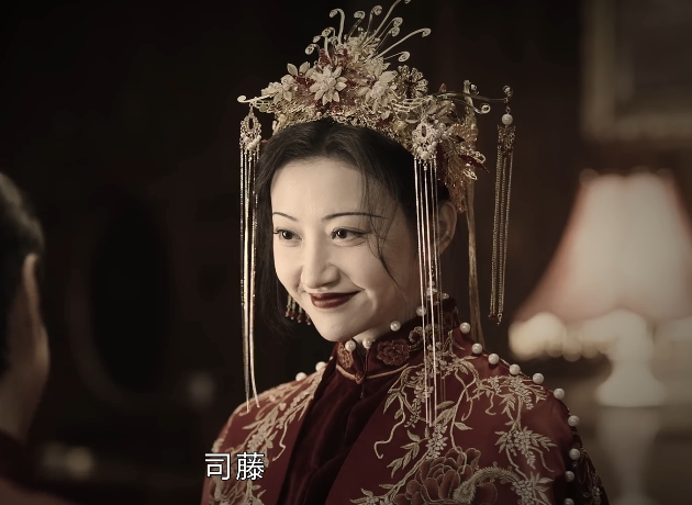 司藤白英为何换名字又换脸你看懂了吗