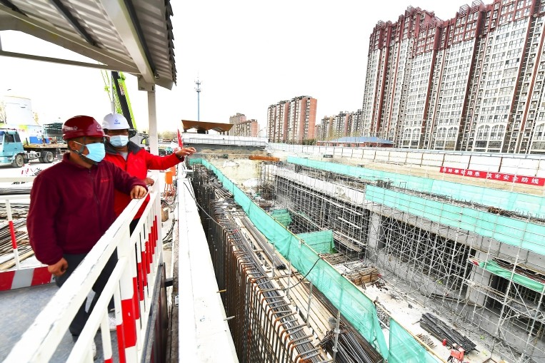 北京地铁7号线东延高楼金地铁站一体化主体结构提前顺利封顶