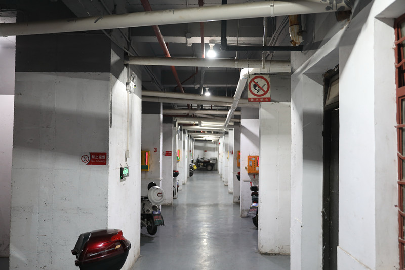 改造后的长兴坊小区地下非机动车停车库《上海市非机动车安全管理