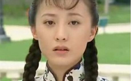 2001年电视剧《情深深雨濛濛,徐路饰演李可云,大家对她这个角色应该