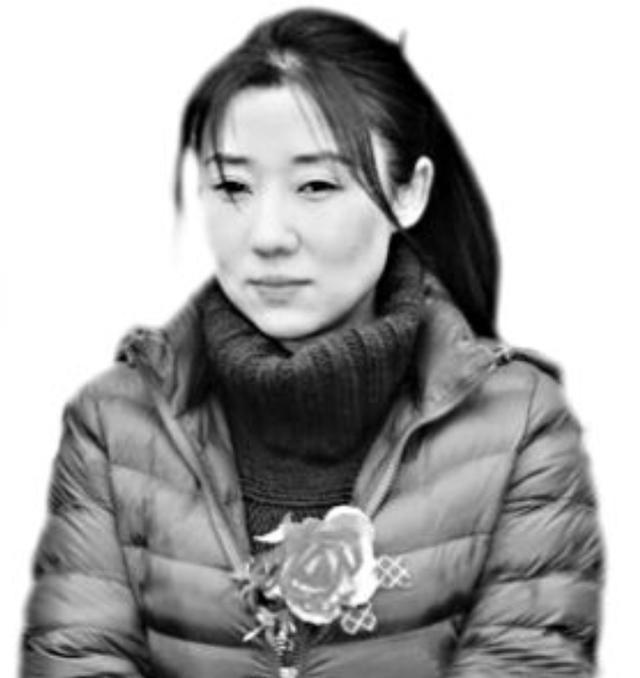 路遥去世,13岁女儿灵堂哭晕,转眼15年过去,女儿却法庭